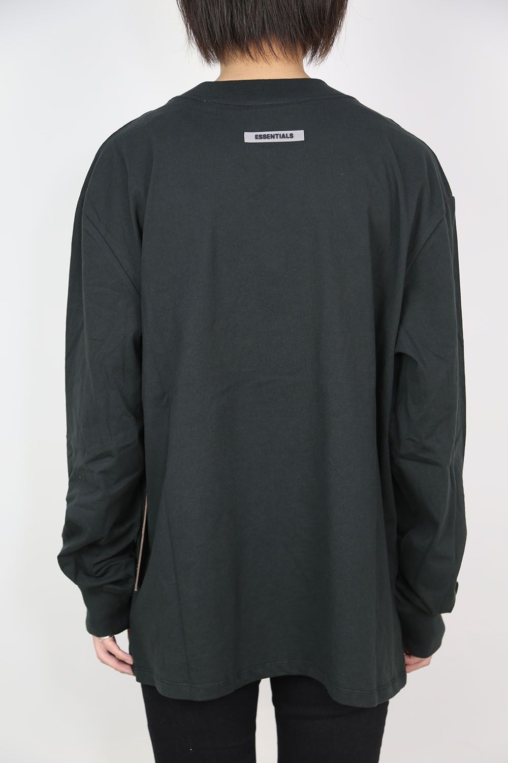 FRONT LOGO L/S TEE / ブラック