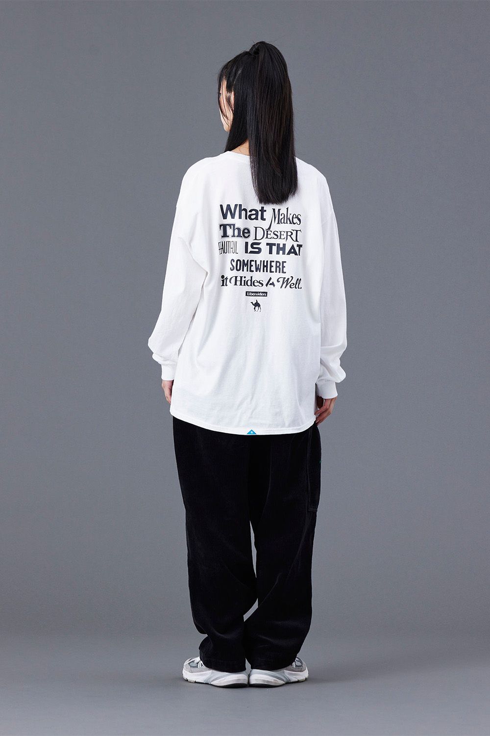 MULTI FONT L/S TEE / ホワイト