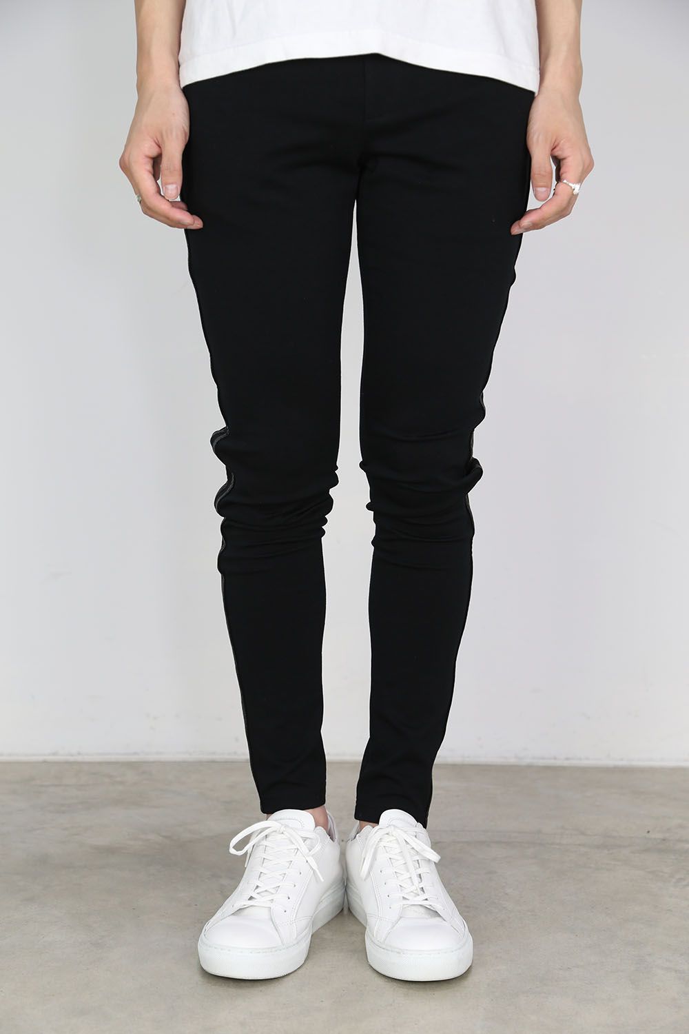 【人気定番商品】Blind LINE PT / ブラックレザーライン