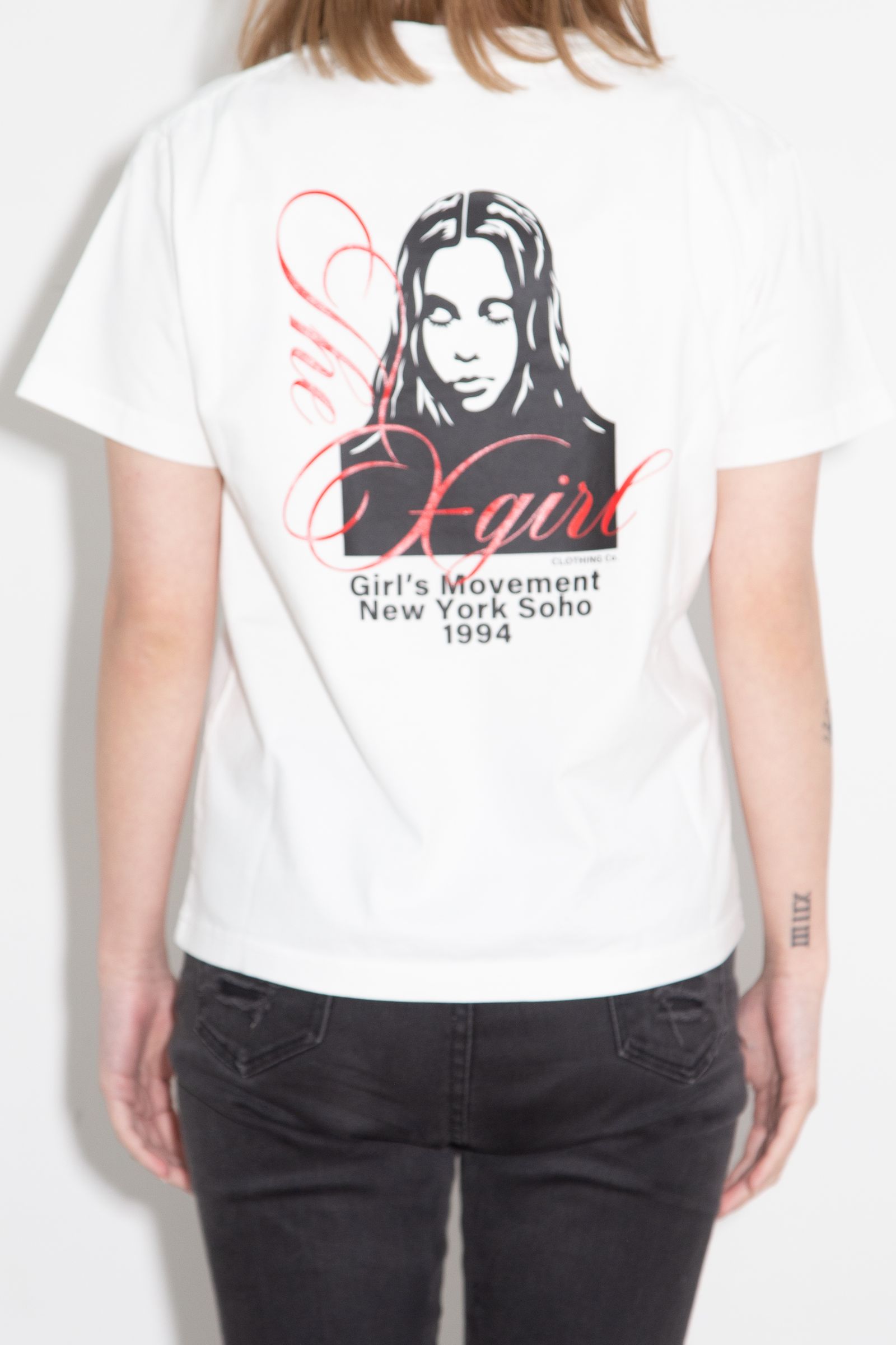 [ラスト1点 サイズM] CURSIVE SCRIPT LOGO AND FACE S/S TEE / ホワイト