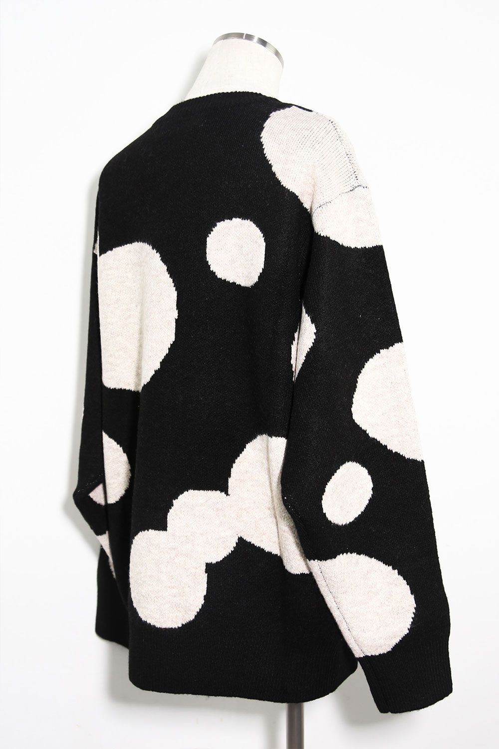 ドット模様リラックスフィットニット / Polka Pattern Knit Top / ブラック×ベージュ / ag-8011