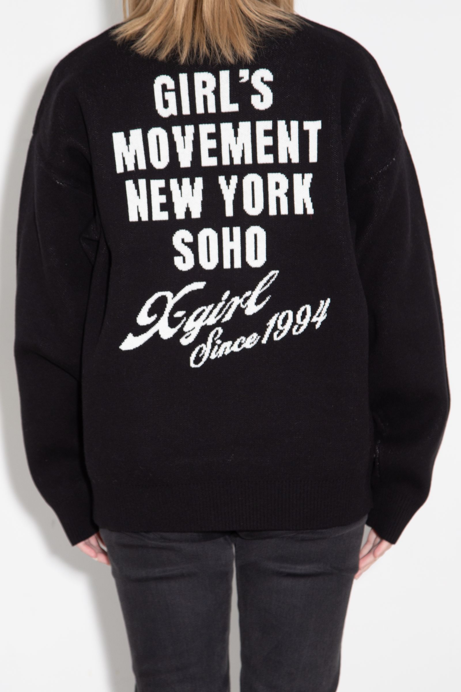 CURSIVE LOGO AND FACE JACQUARD KNIT TOP / ブラック