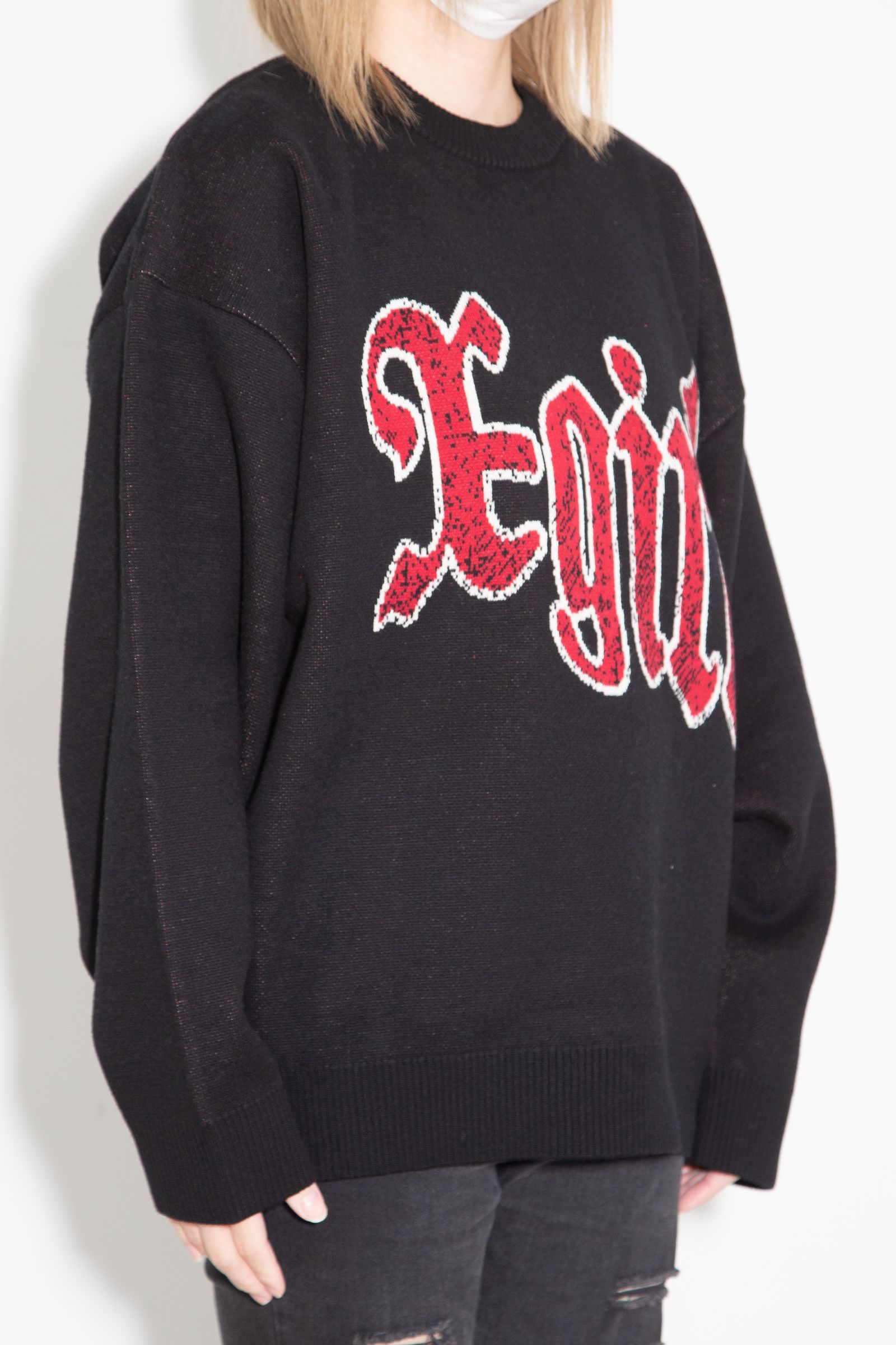 SCRATCHED LOGO JACQUARD KNIT TOP / ブラック