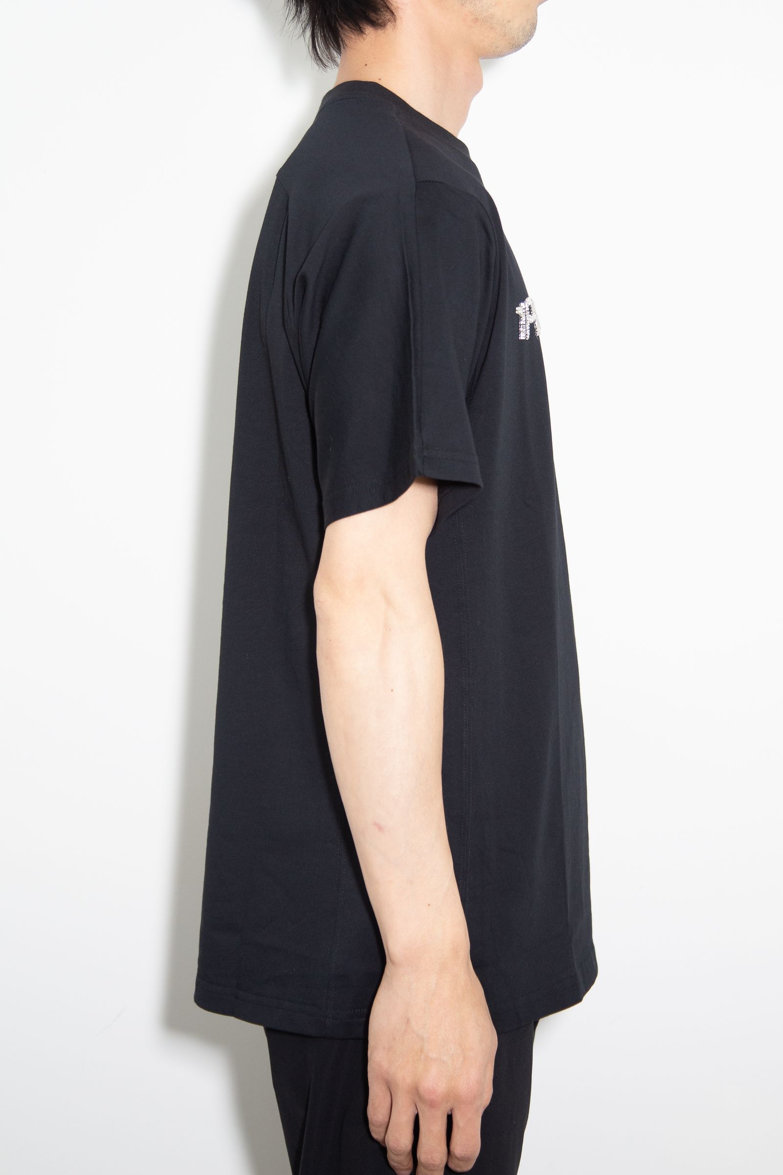BEADED LOGO T-SHIRT / ブラック