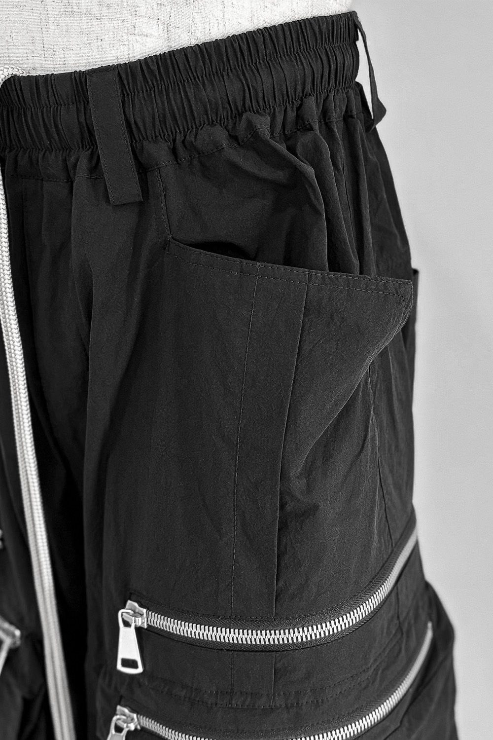 CARGO TUCK WIDE / ブラック