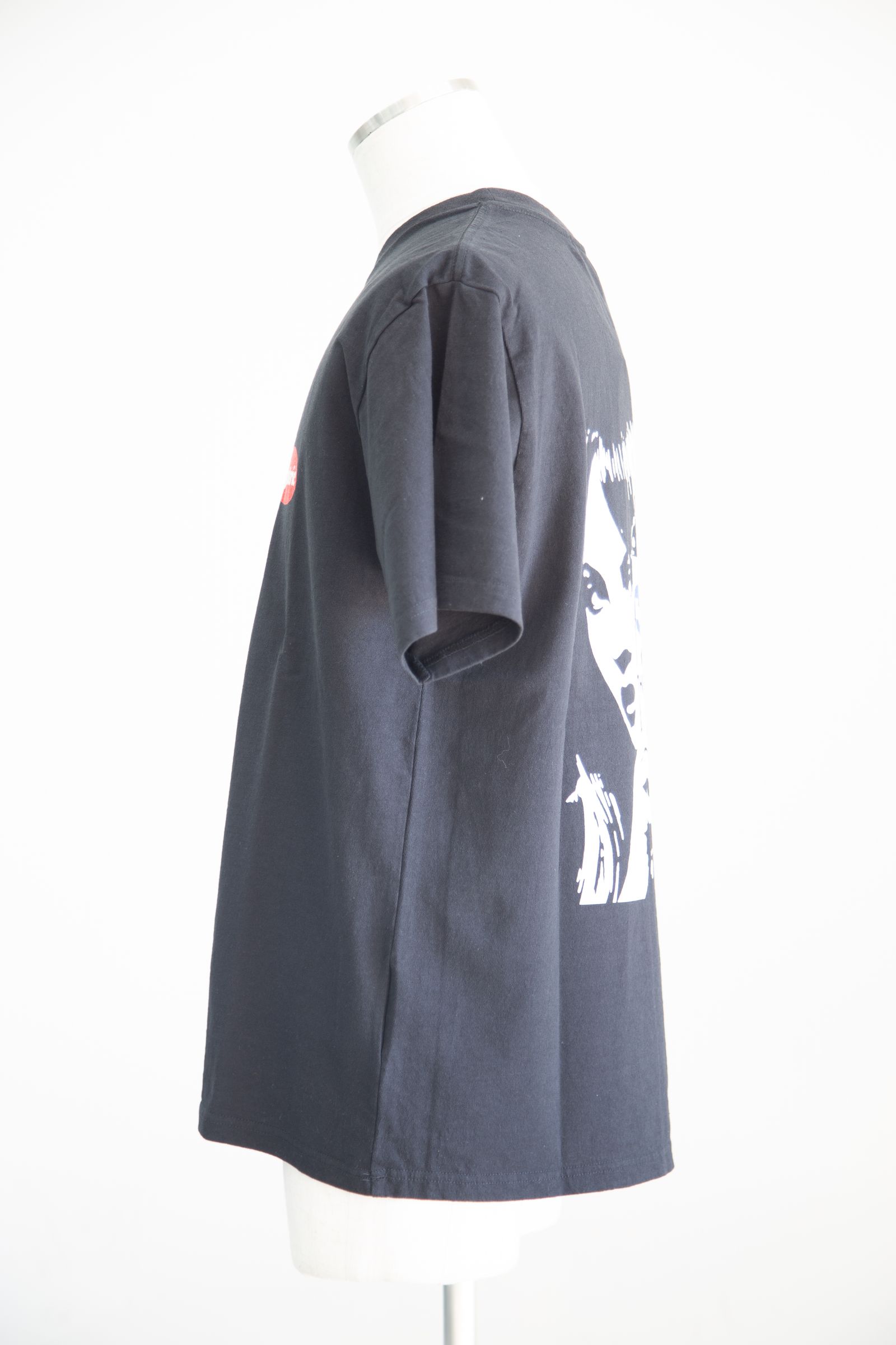 GRAFFITI GIRL Tシャツ / ブラック