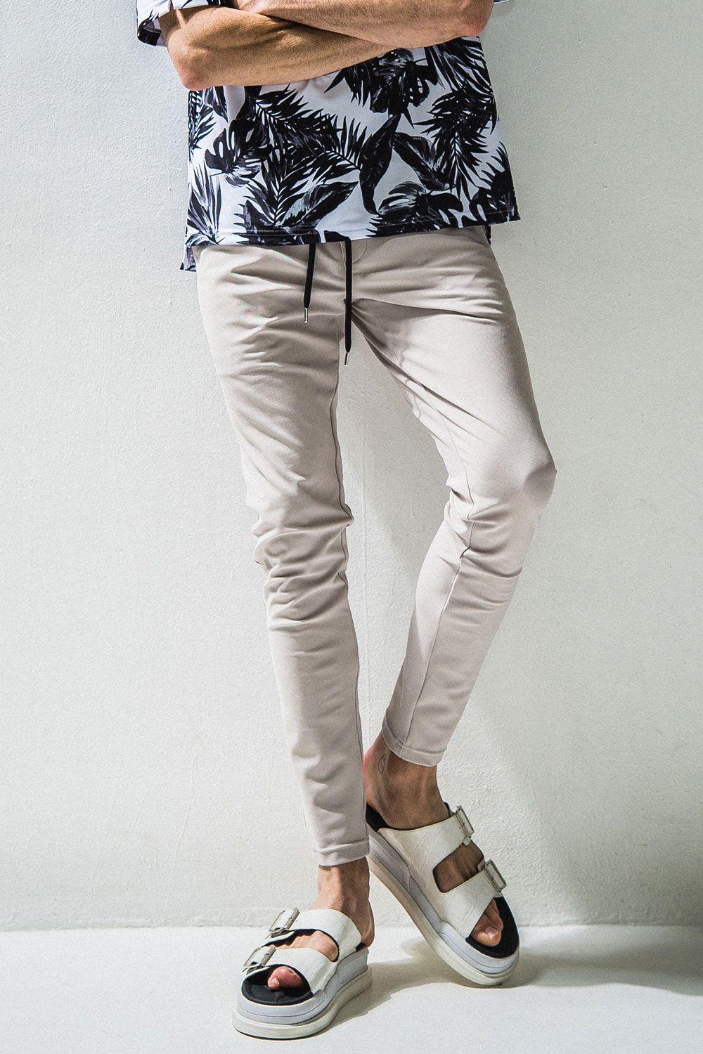 RESOUND CLOTHING - CHRIS EASY TUCK PANTS / ベージュ | Tempt