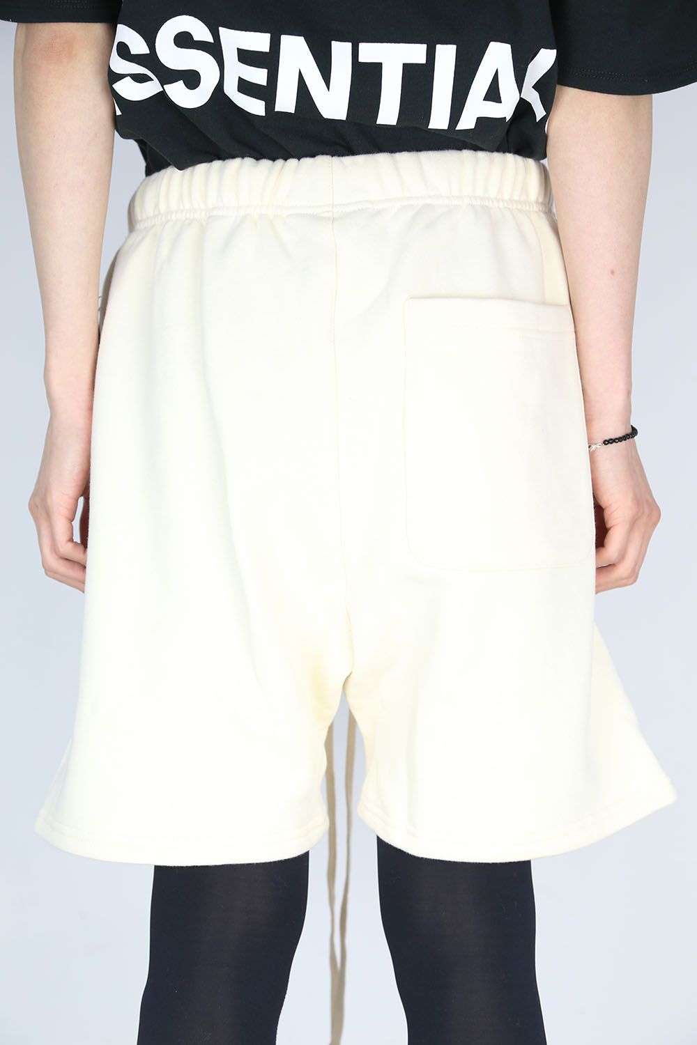 REFLECTOR LOGO SWEAT SHORTS / クリーム