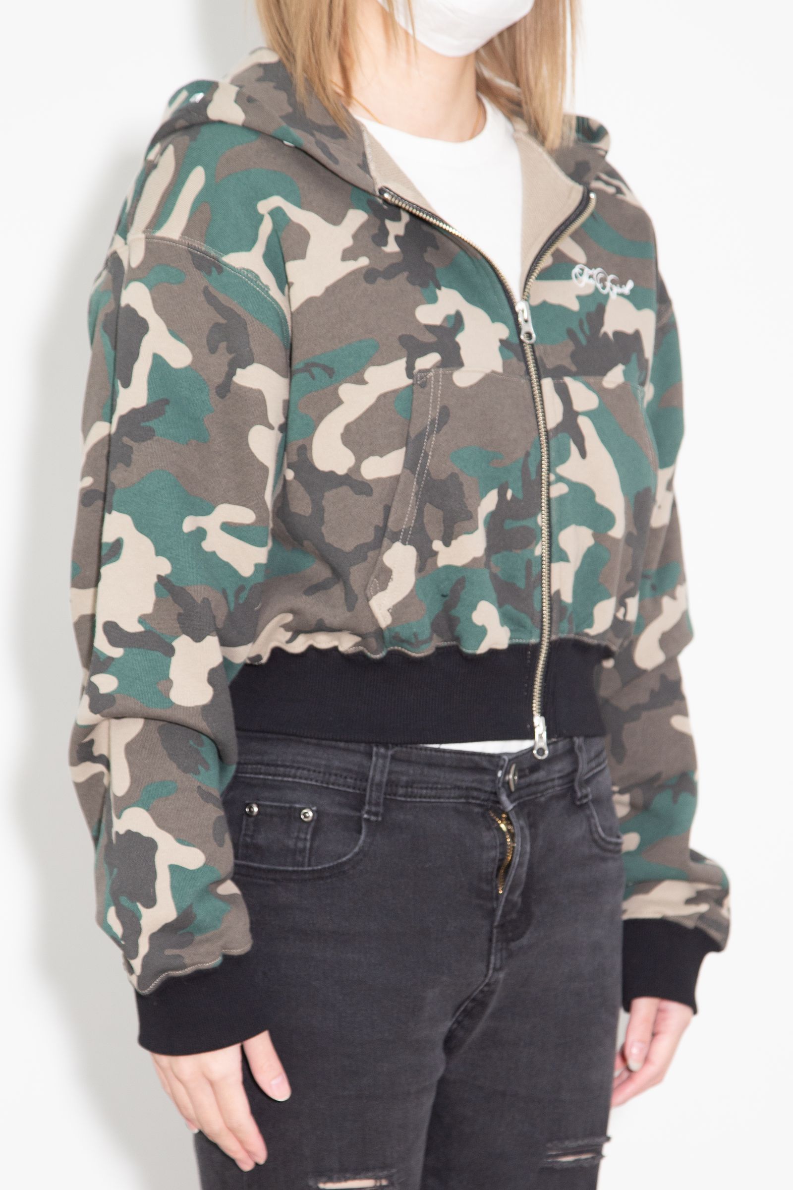 ［ラスト1点 サイズM］ONE POINT PENCIL SCRIPT LOGO ZIP UP SWEAT HOODIE / カモ