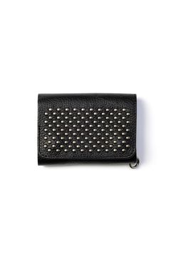 ROUND STUDS LEATHER FLAP HALF WALLET / ブラック
