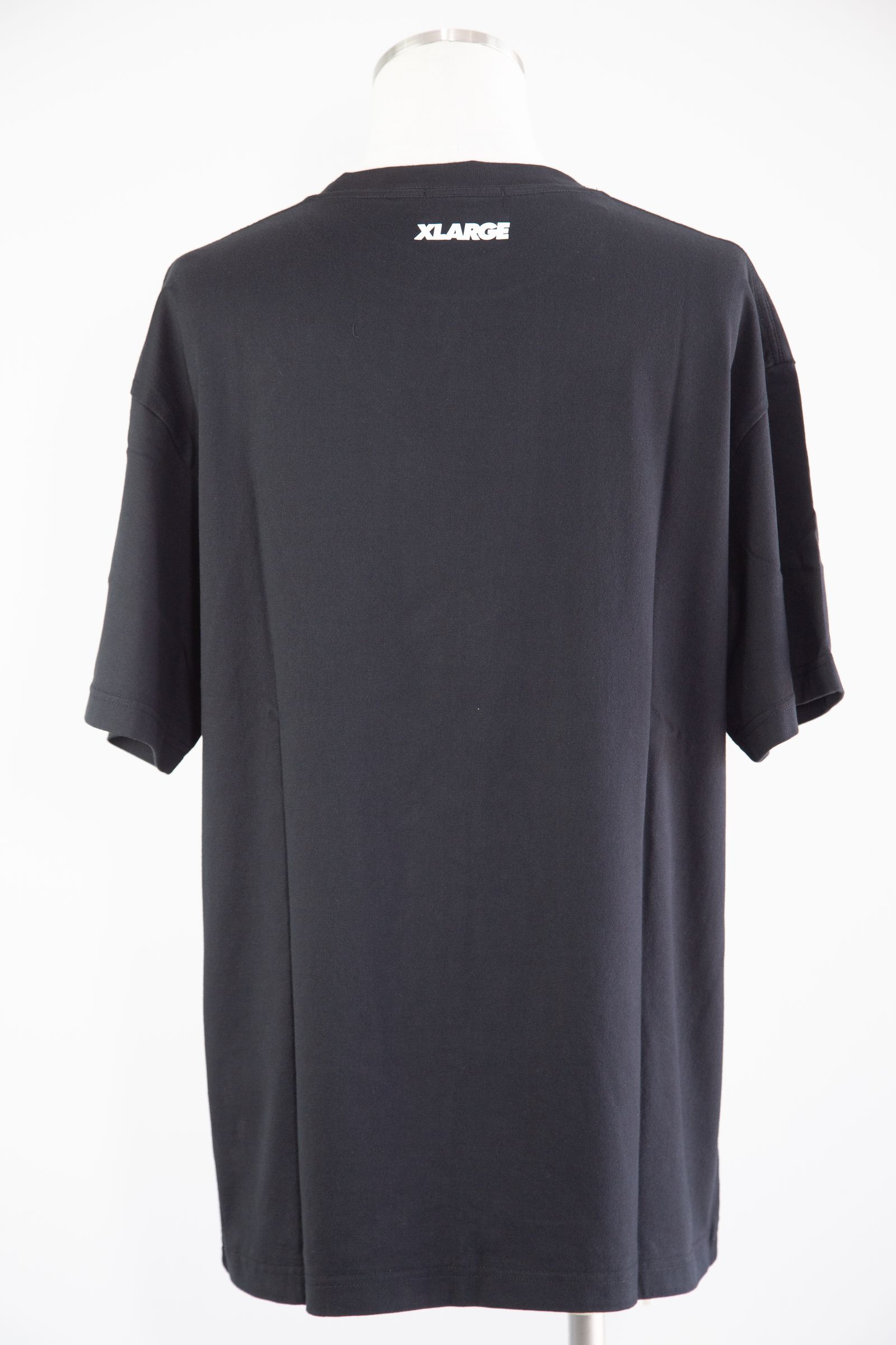 XLARGE - ACTION FIGURE S/S TEE / ブラック | Tempt