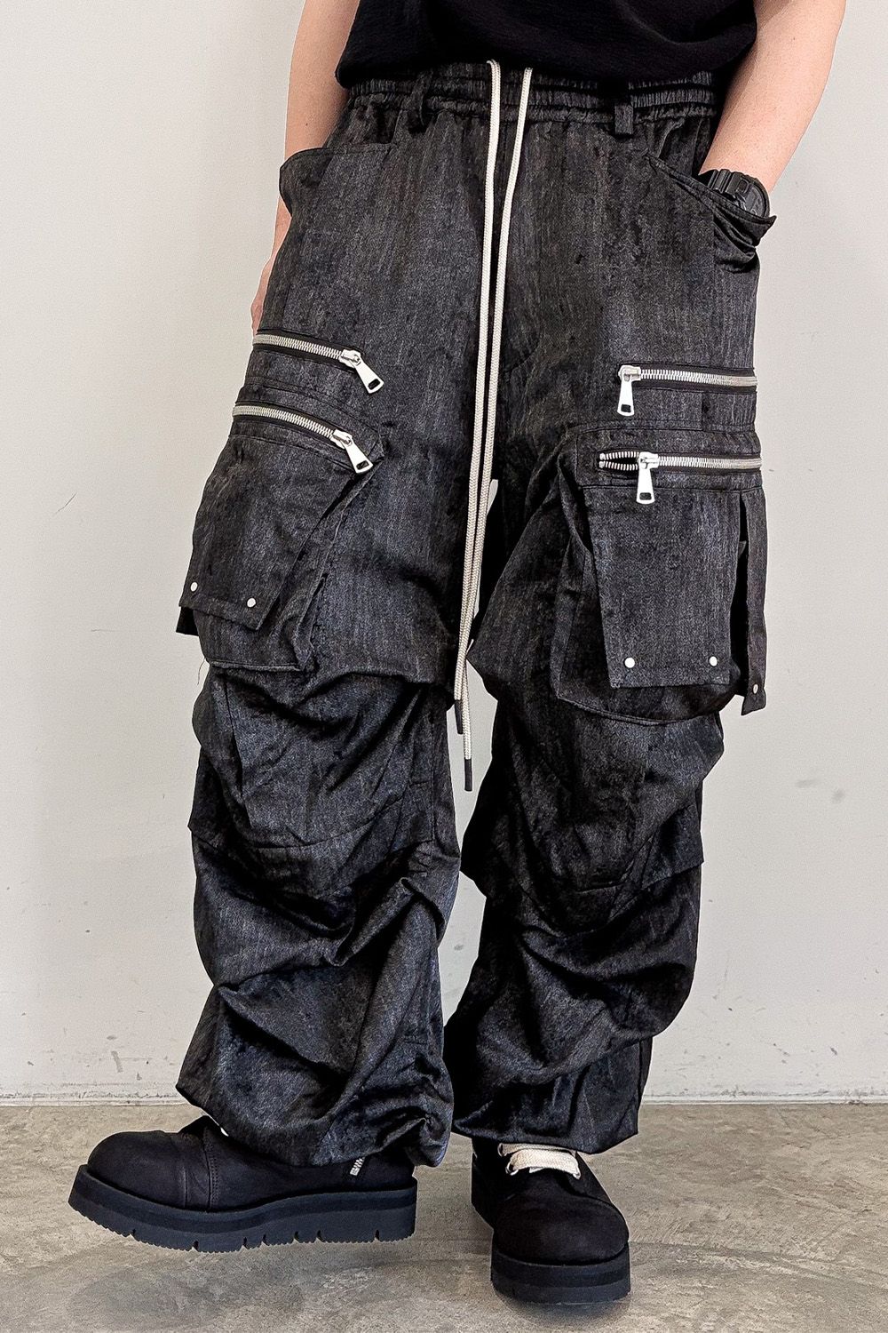 ABSTRACT CARGO TUCK WIDE / ブラック