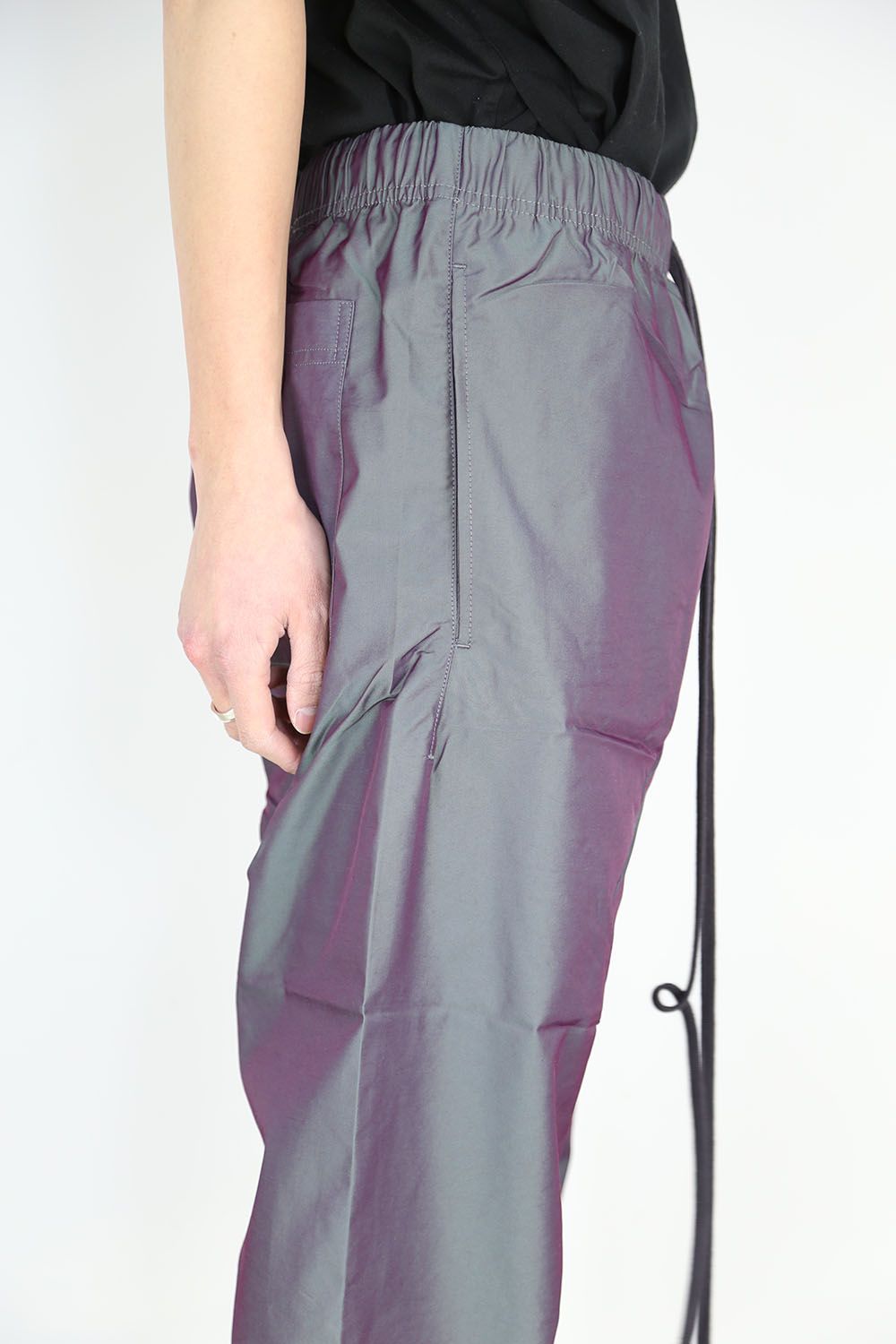 TRACK NYLON PANTS / イリデセントゥ