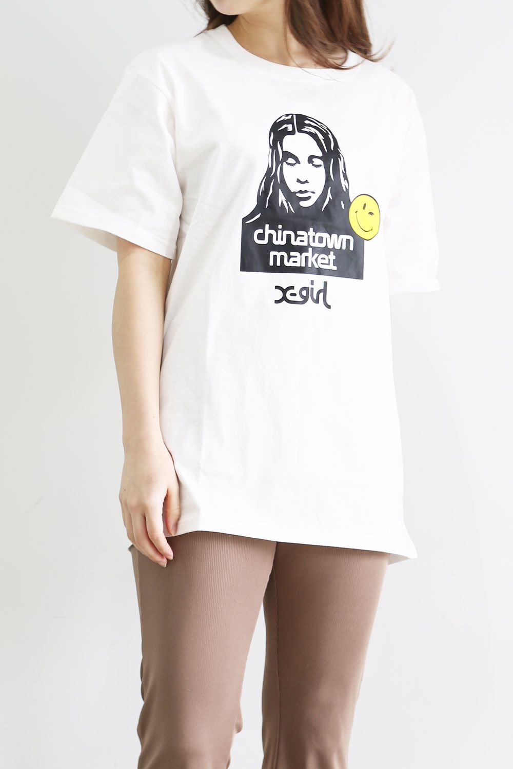 X-girl - 【X-girl × CHINATOWN MARKET】SMILEY(R) FACE S/S
