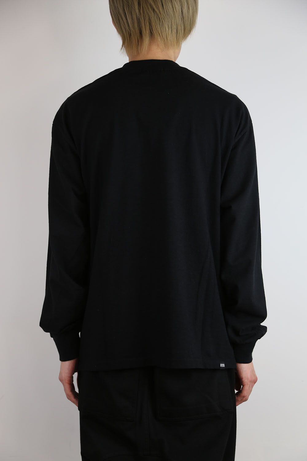 ASSORTED LOGO Tシャツ / ブラック