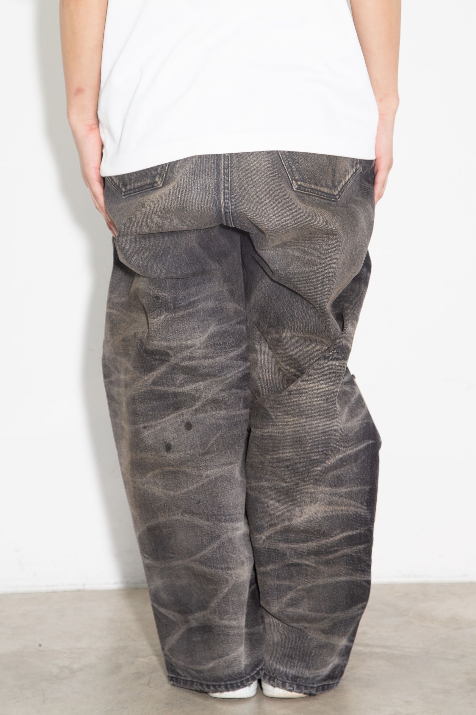 Damaged Buggy Denim Jeans / ブラック