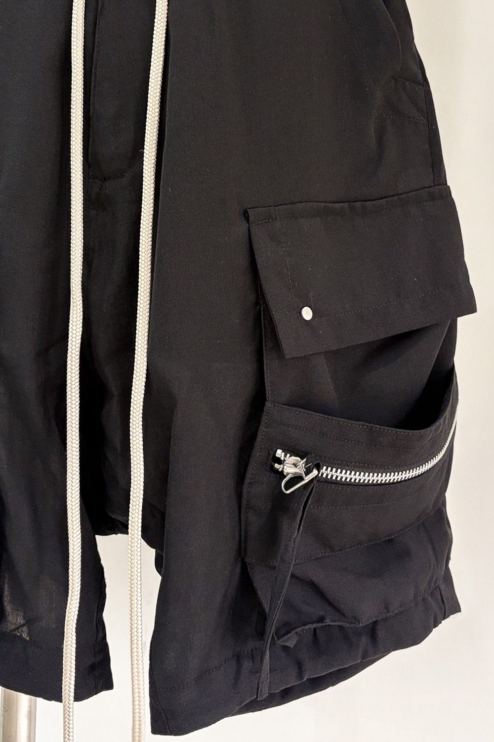 CARGO SHORTS / ブラック