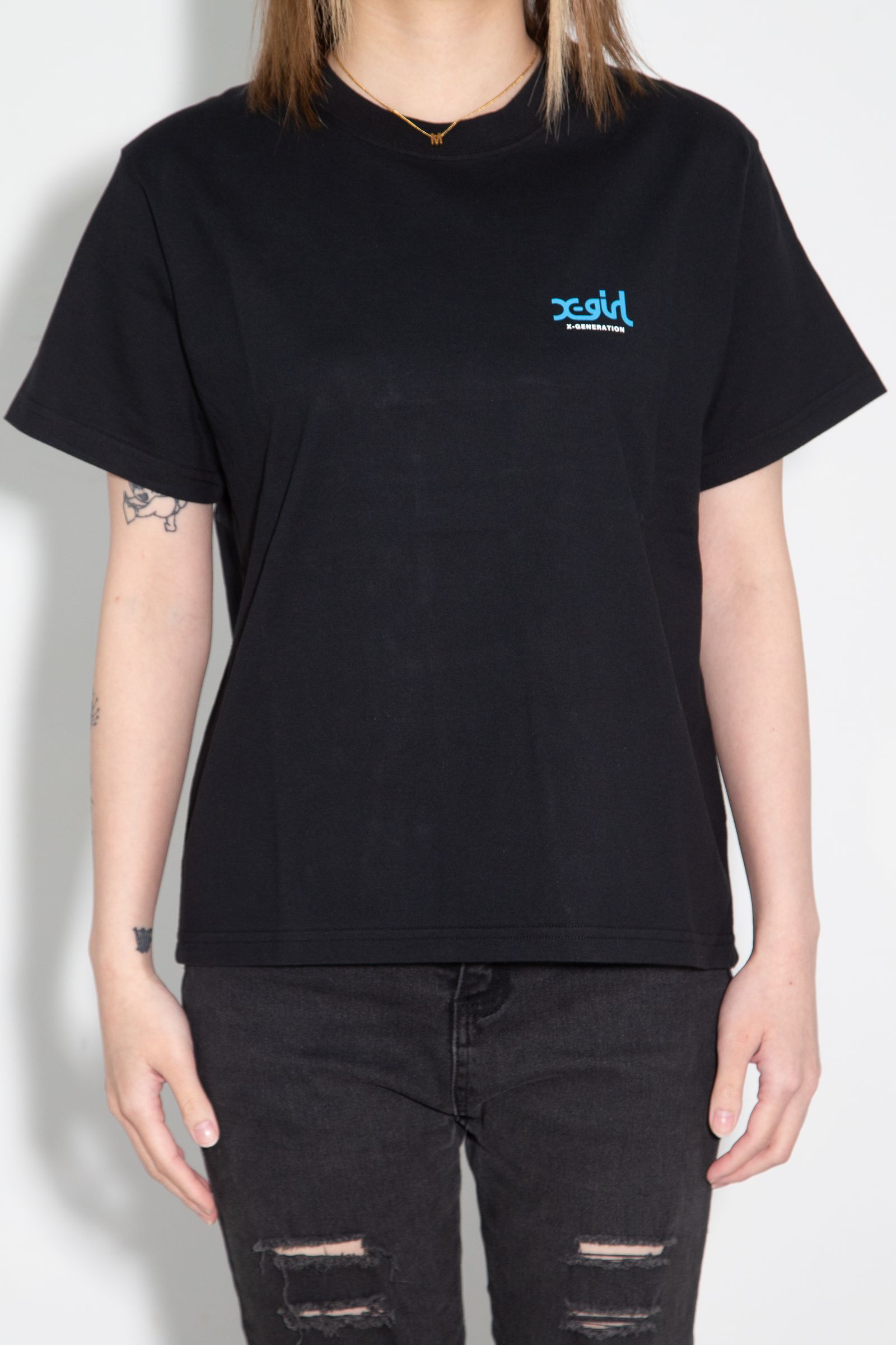 SIDE LOGO FACE LABEL S/S TEE / ブラック
