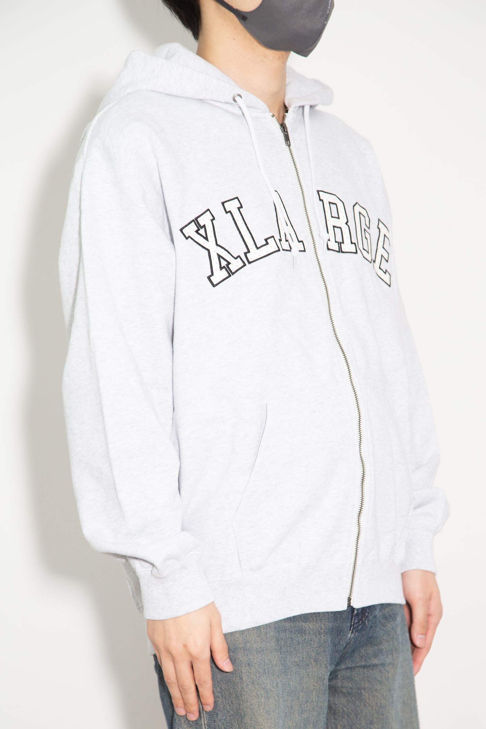 PERFORATED LEATHER LOGO ZIP UP HOODED SWEATSHIRT / アッシュ