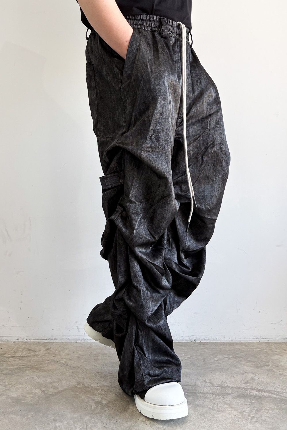 TUCK WIDE / ブラック