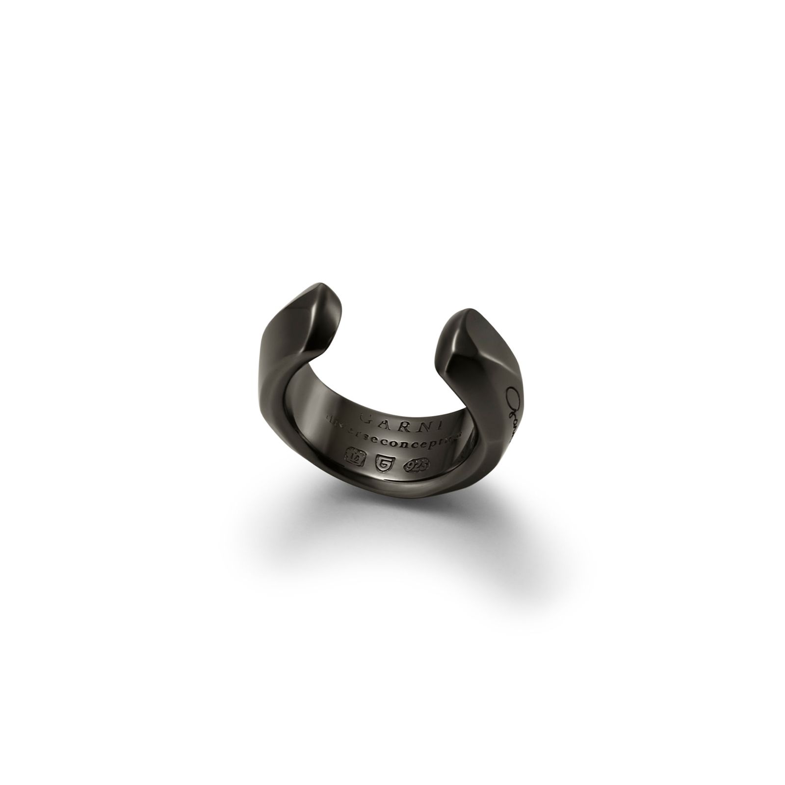 Crockery Ring Ear Cuff / ブラック