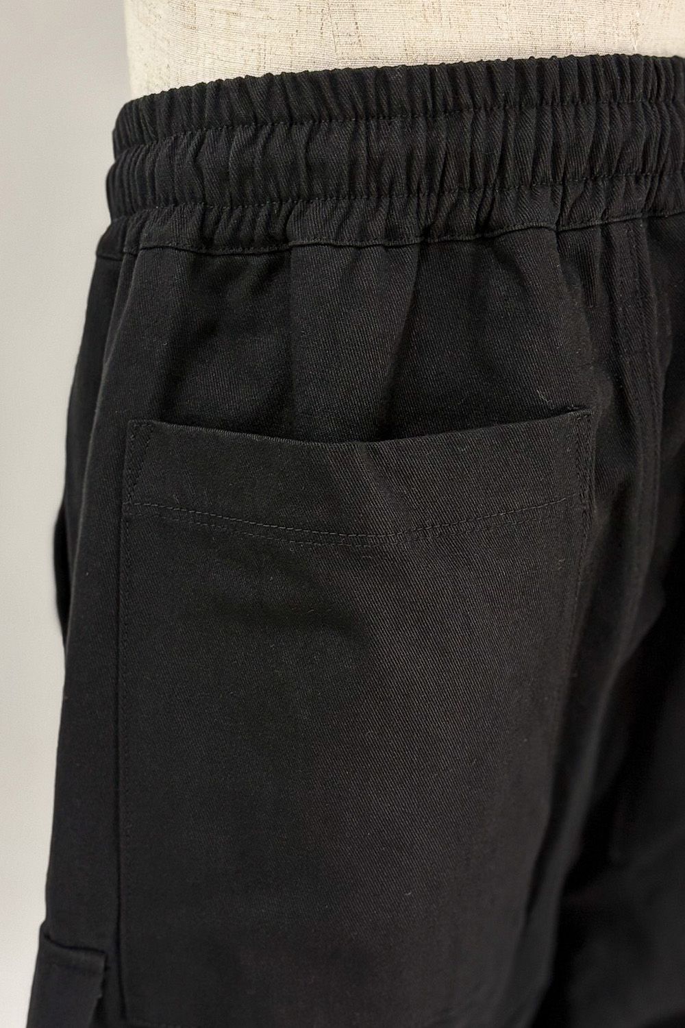 CARGO SHORTS / ブラック