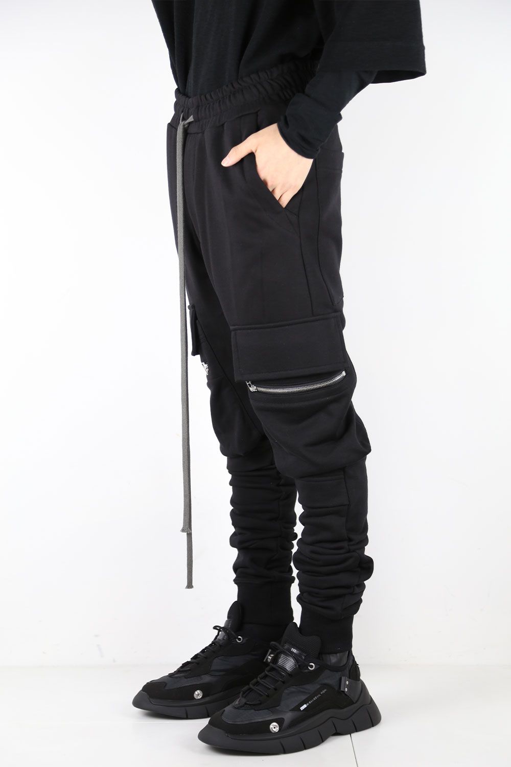 スウェッターカーゴスリムロングパンツ / SWEATER CARGO SLIM LONG PANTS / ブラック