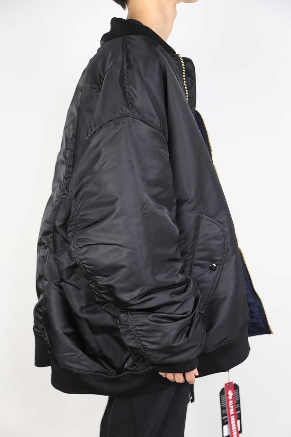 VETEMENTS - CUT-UP REVERSIBLE BOMBER / ブラック | Tempt