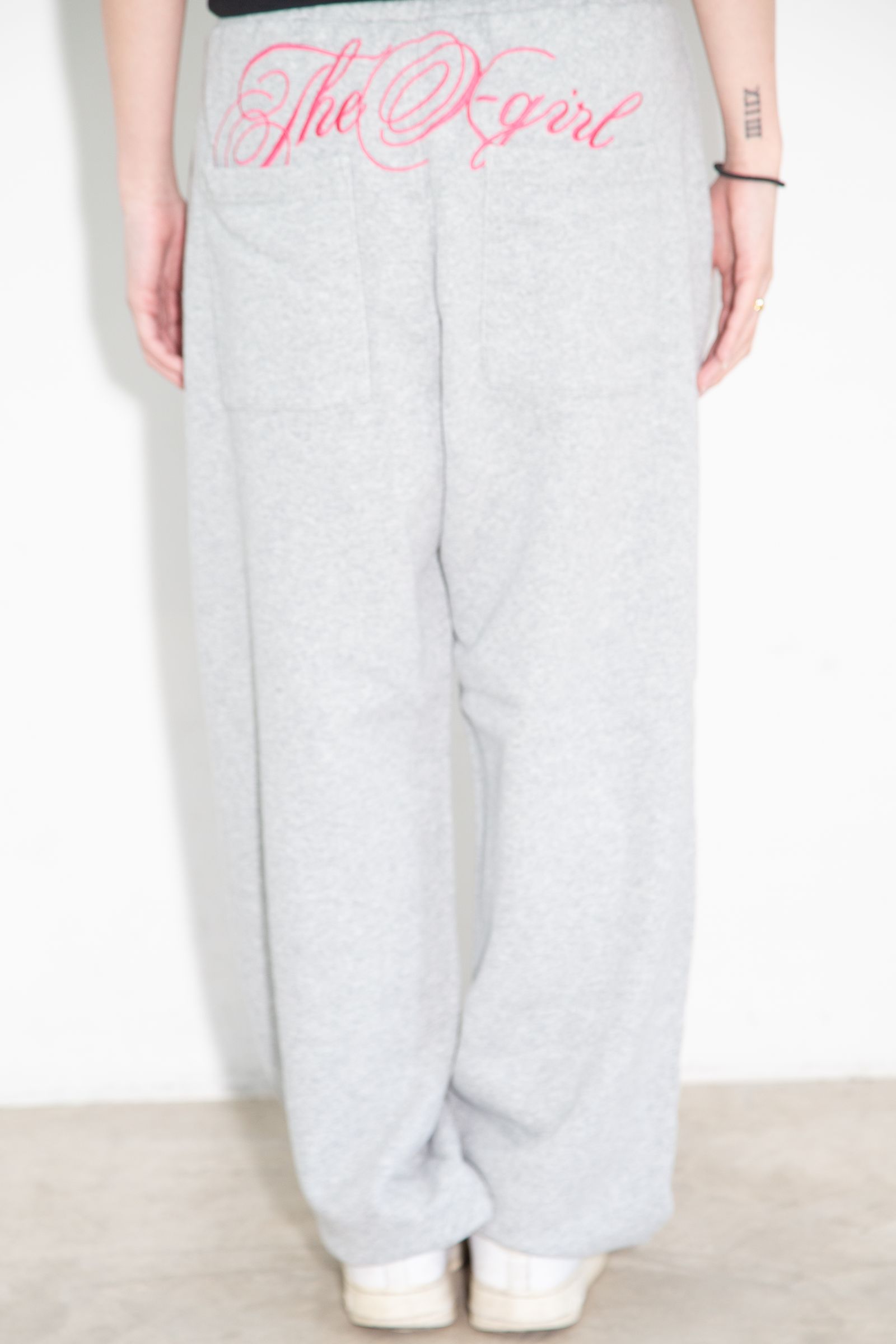 [ラスト1点 サイズM] SCRIPT LOGO SWEATPANTS / アッシュ