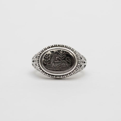 Griffin Signet Ring / GR058