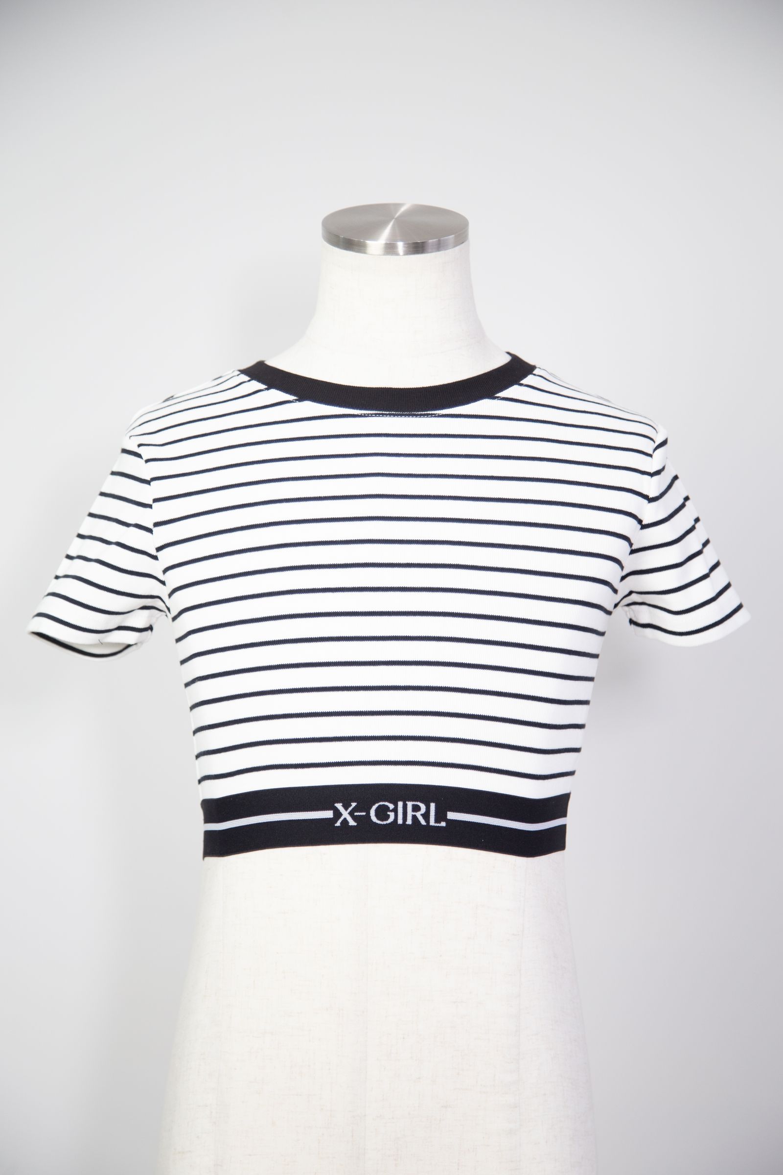 LOGO AND STRIPE CROPPED S/S TOP / マルチ