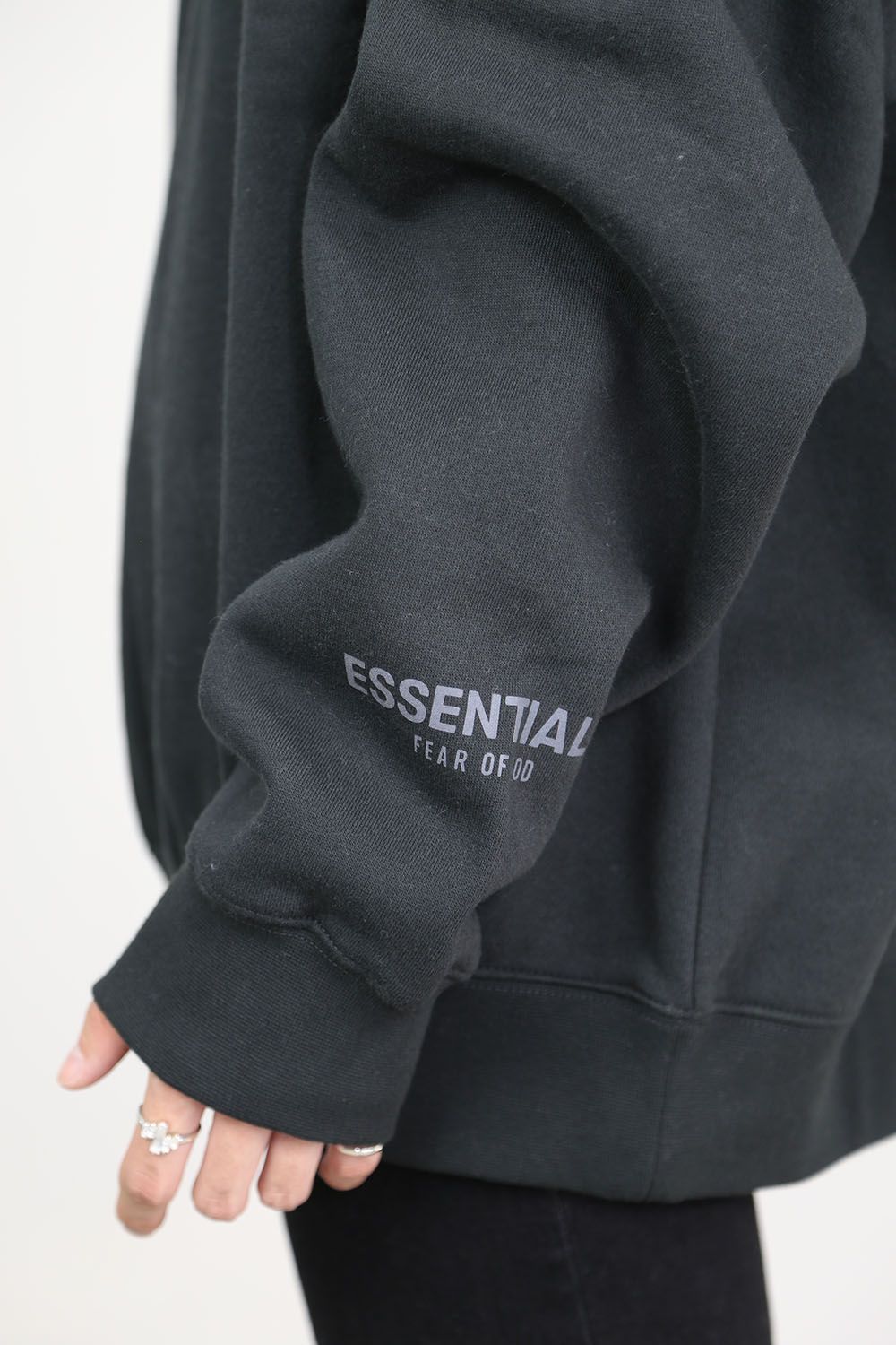 FRONT LOGO SWEAT / ブラック