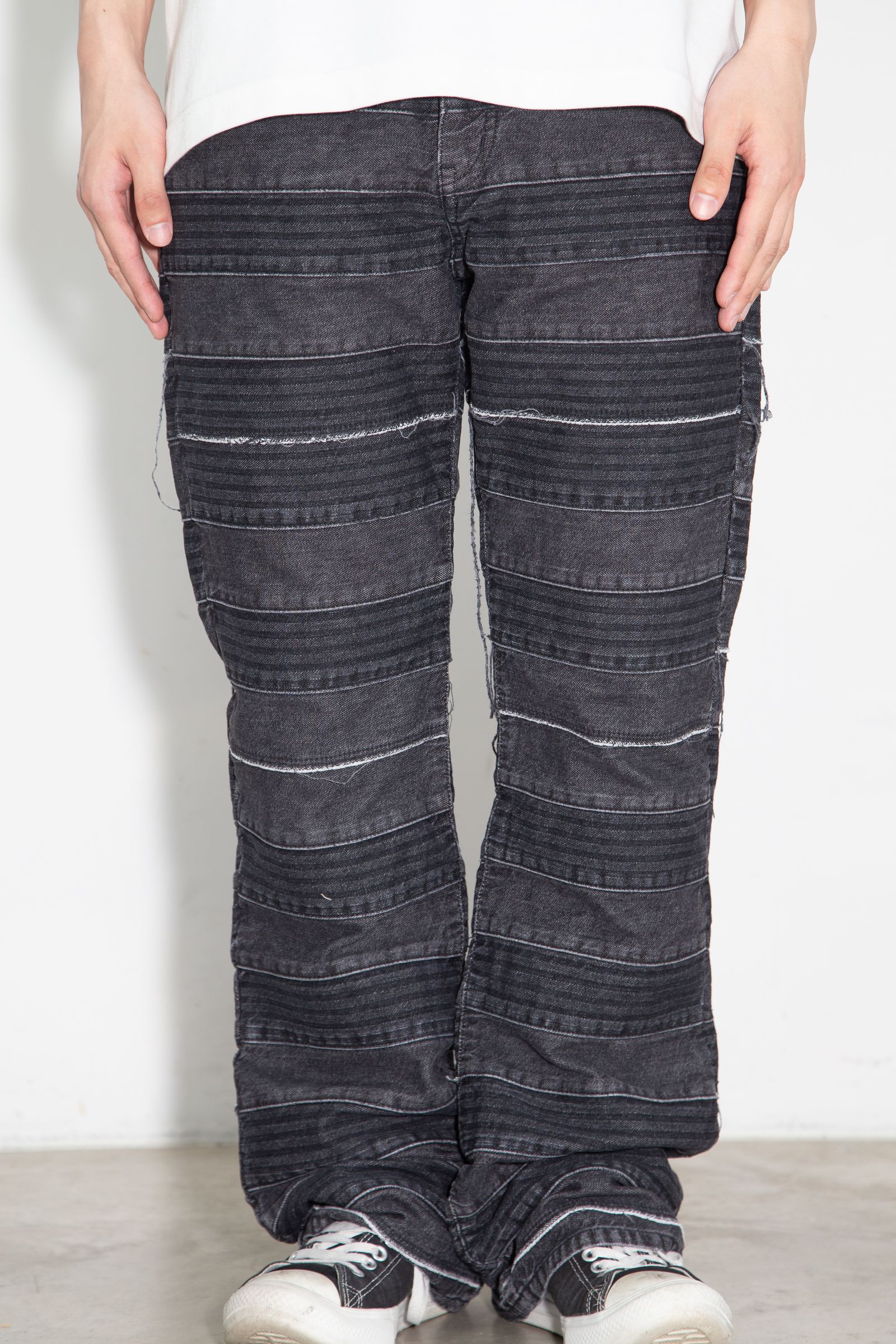 スクラッチフレアデニムパンツ / ブラック