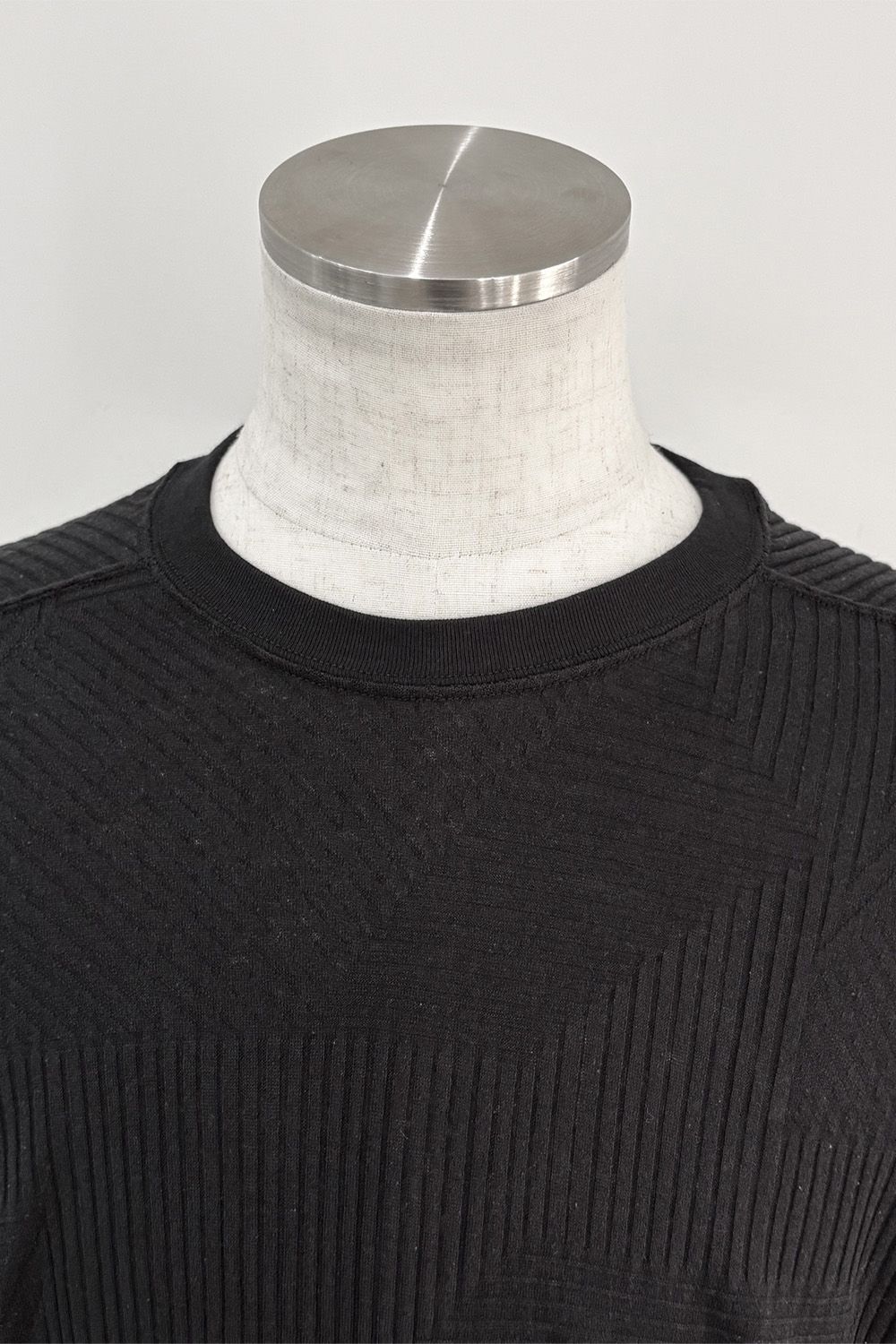 DEFORMED STRIPE PATTERN JUMBO TEE / ブラック