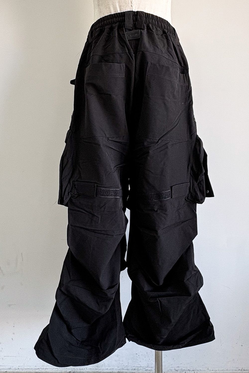 CARGO TUCK WIDE / ブラック