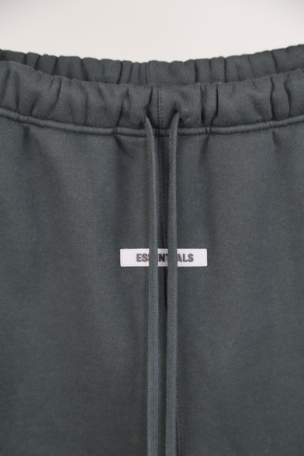 FRONT LOGO REFLECTOR SWEAT PANTS / ブラック