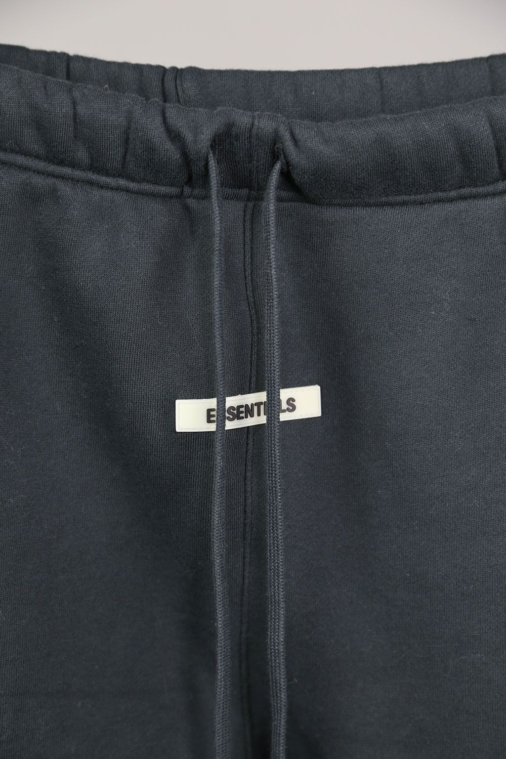 REFLECTOR LOGO SWEAT PANTS / ブラック