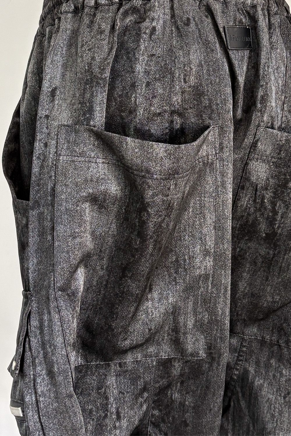 CARGO SHORTS / ブラック