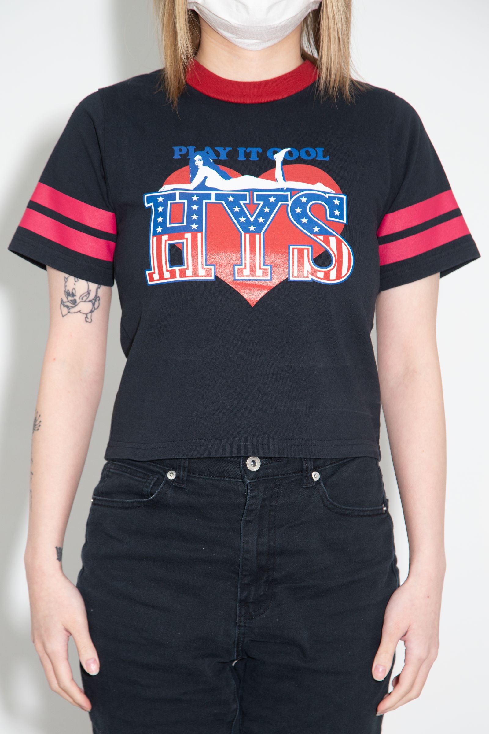 PLAY IT COOL Tシャツ / ブラック