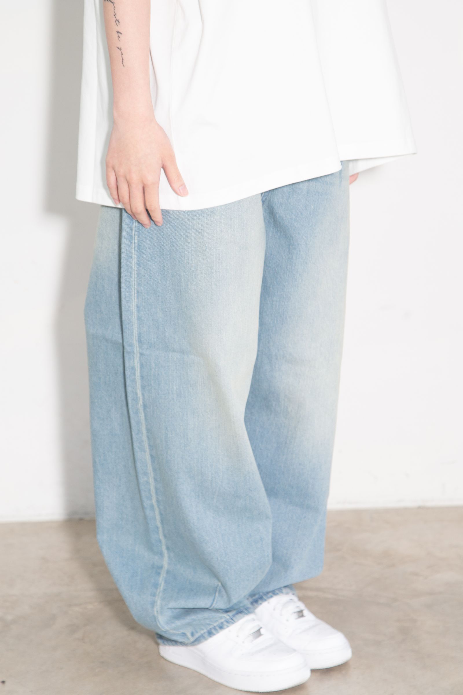 TUCK WIDE LEG DENIM PANTS / ライトインディゴ