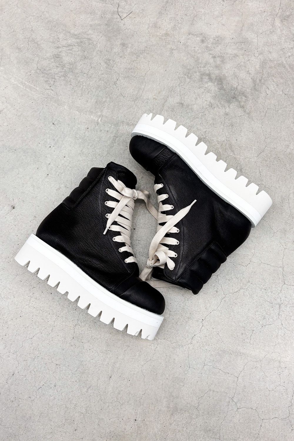 BOOTS / ブラック×ホワイト