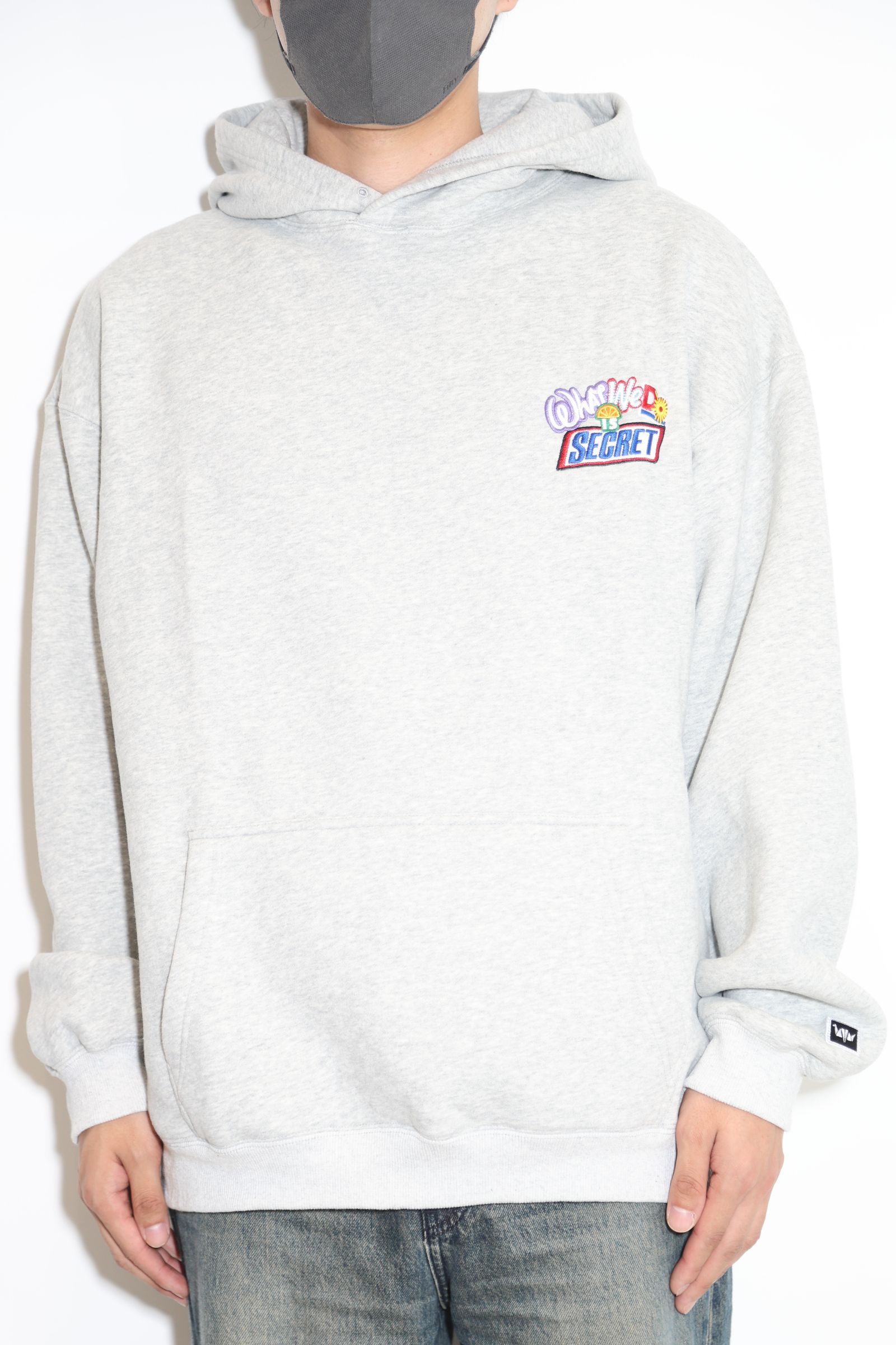 EMBROIDERY HOODIE / グレー