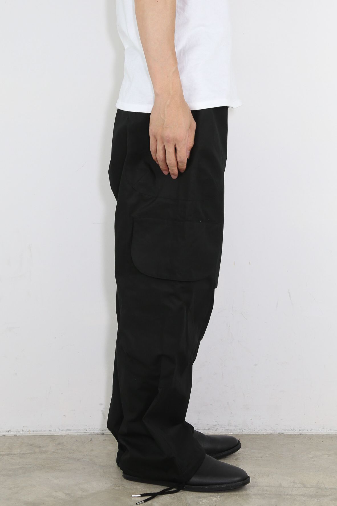 ［ラスト1点 サイズ2］NYLON CARGO POCKET PANTS / ブラック