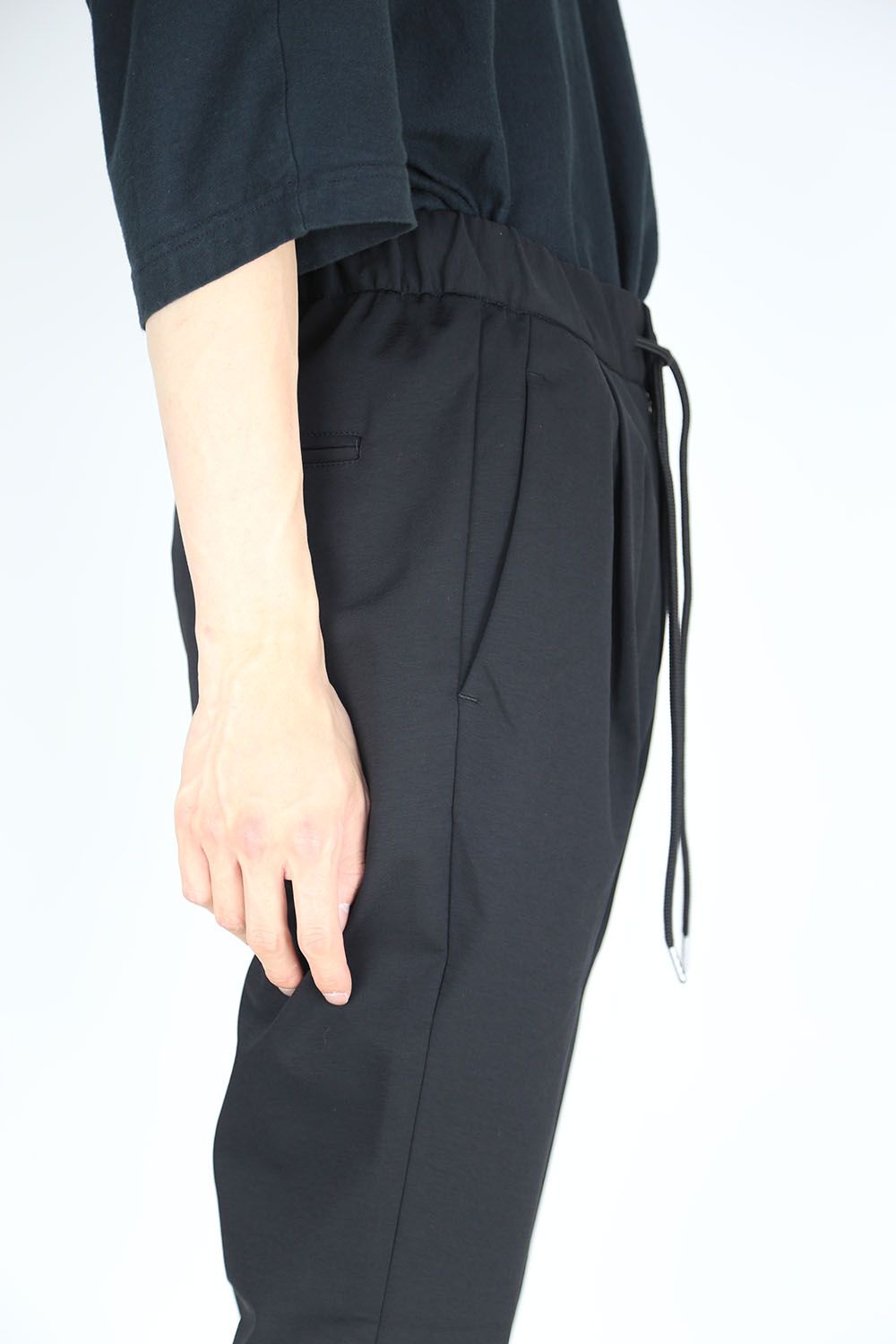 ATTACHMENT - COMPRESSED PONTE JERSEY REGULAR FIT EASY PANTS