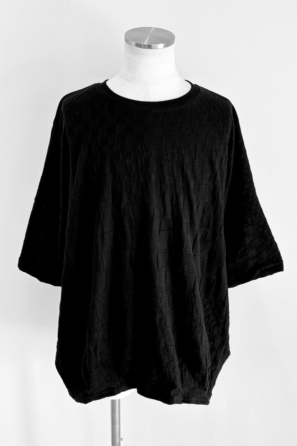 GRADIENT PLAID PATTERN DOLMAN TEE / ブラック