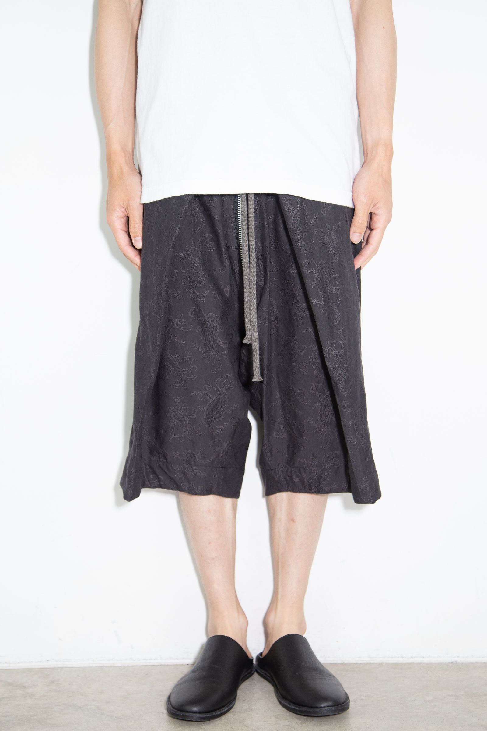 [ラスト1点 サイズ1] ペイズリー袴タックショーツ / Paisley Front Zip Tuck Shorts / ブラック / ag-9061-1