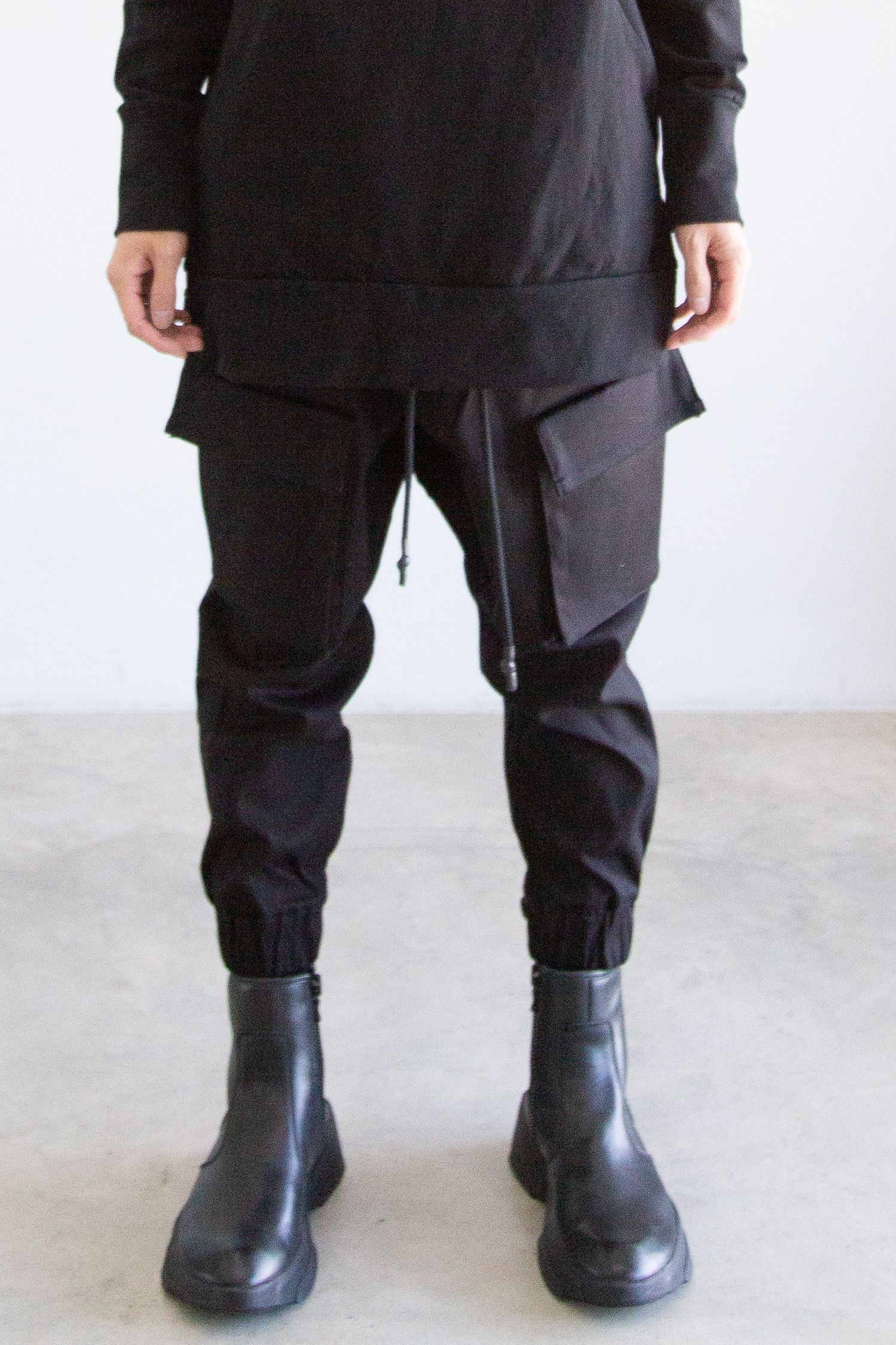 CROSS CARGO PANTS / ブラック