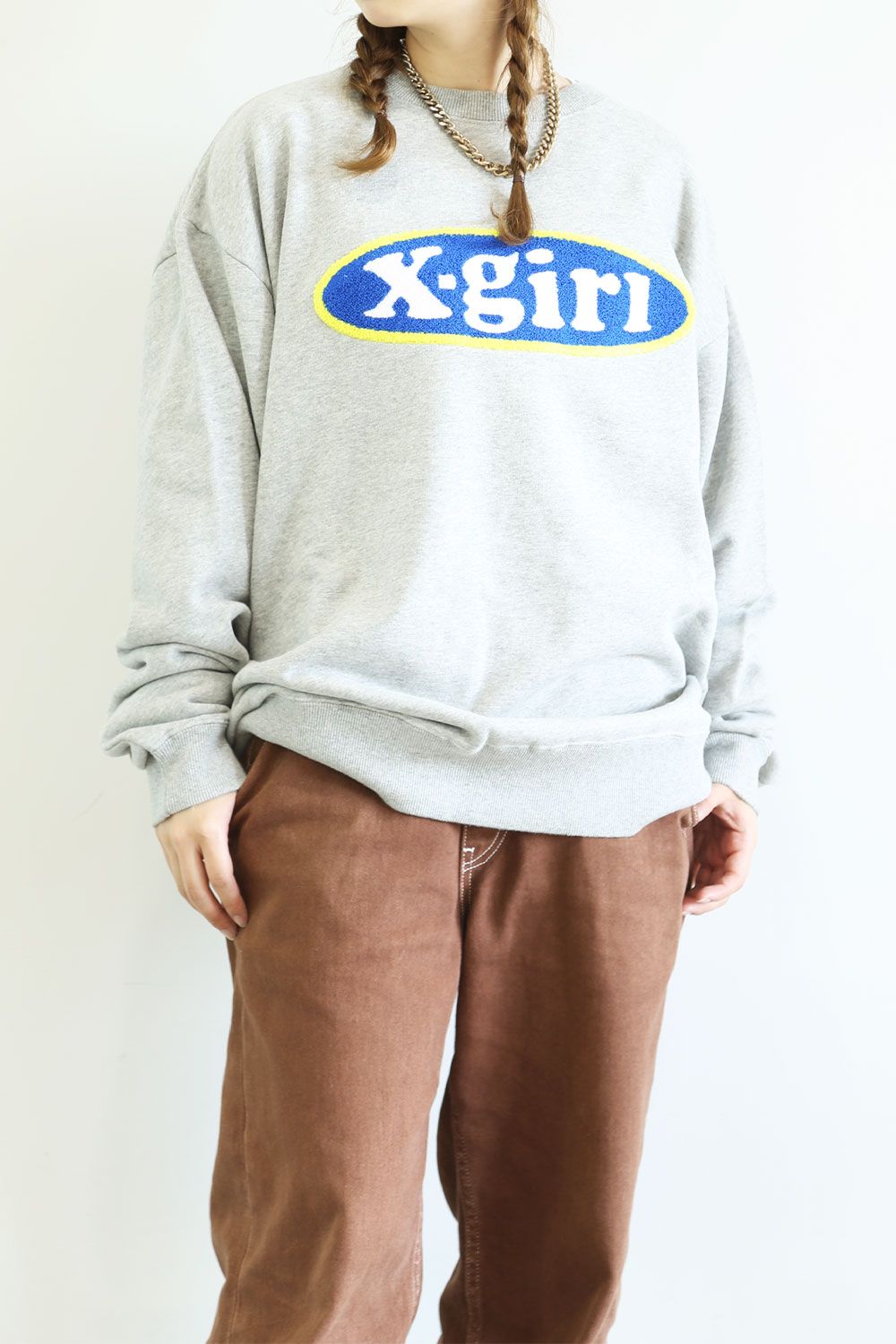X-girl - CHENILLE EMBROIDERY OVAL LOGO CREW SWEAT TOP ...