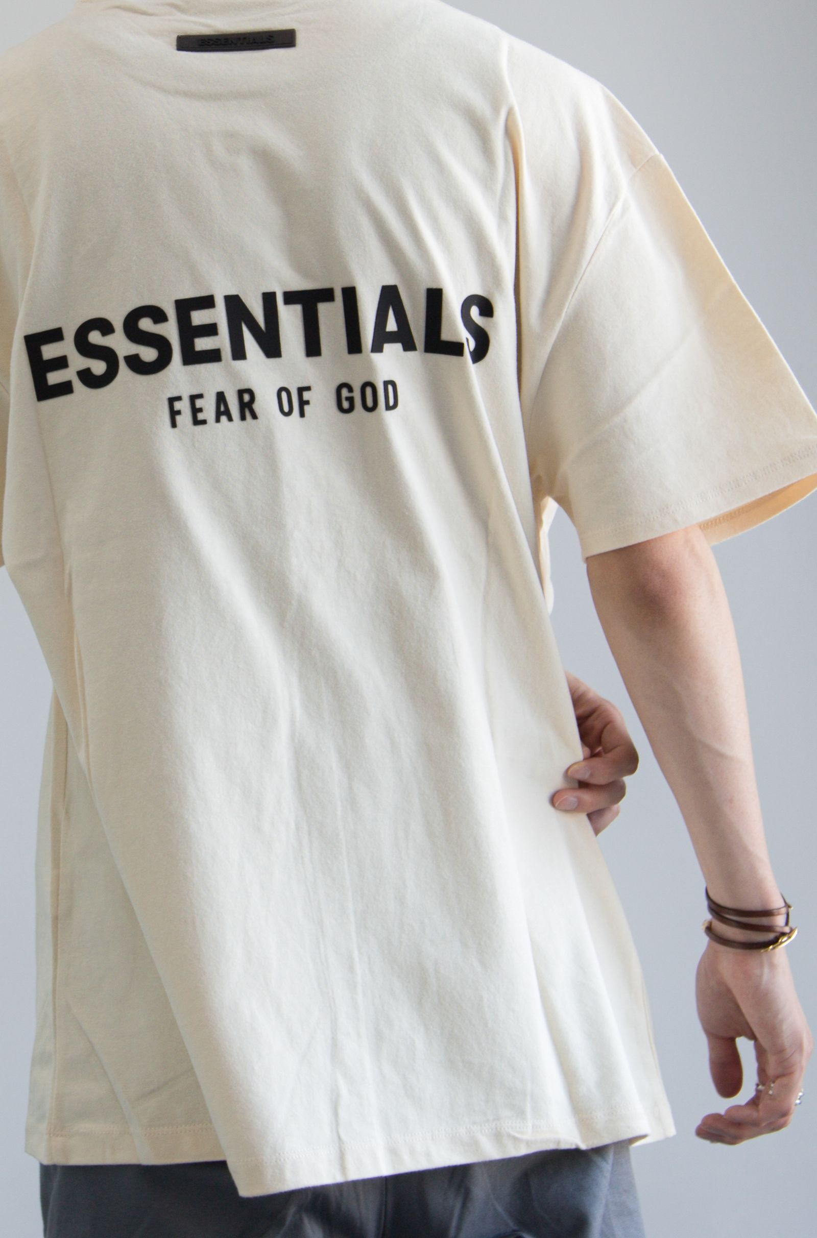 Tシャツ/カットソー(半袖/袖なし)FOG Fear Of God Essentials Logo T-shirt