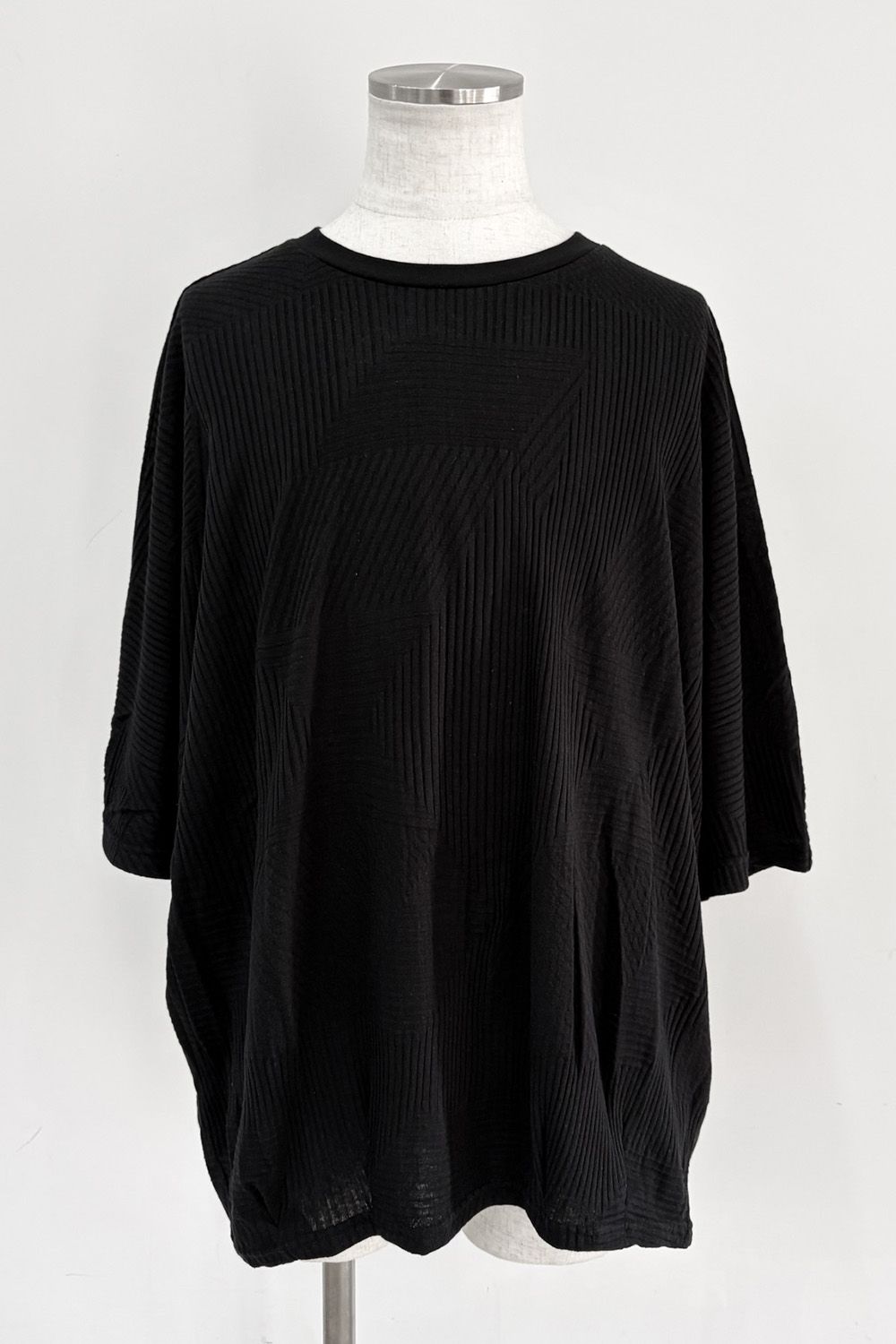 DEFORMED STRIPE PATTERN DOLMAN TEE / ブラック